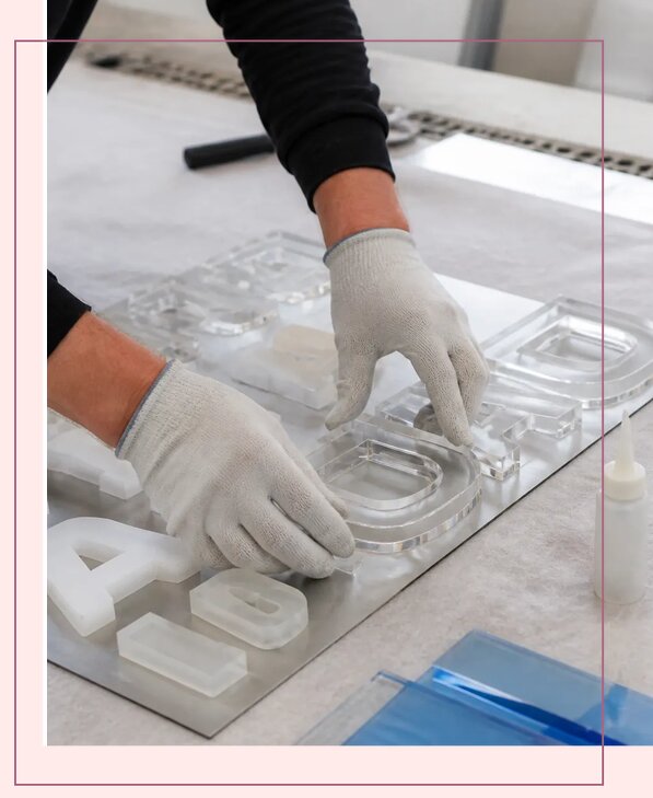 Изготовление объемных букв из акрила для рекламы в Бугуруслане